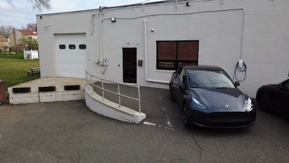 More Photos Of 44 Commerce St, Springfield Manufacturing For Sale