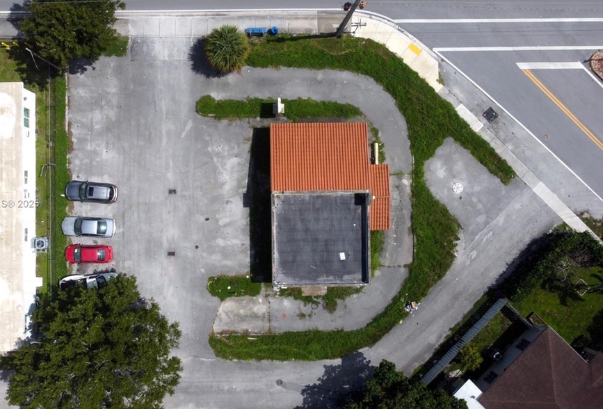 More Photos Of 14100 W Dixie Hwy, Miami Restaurant For Lease