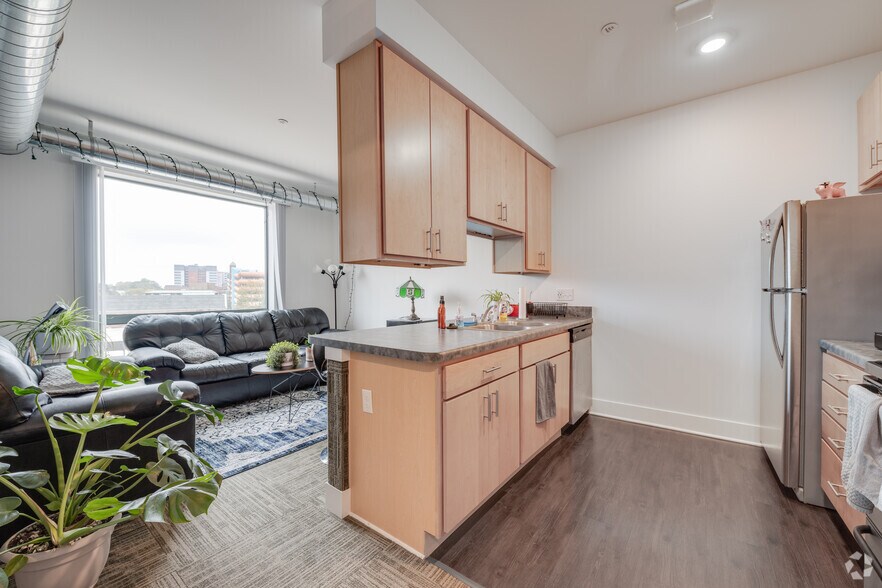 More Photos Of 565 E Grand River Ave, East Lansing Apartments For Lease