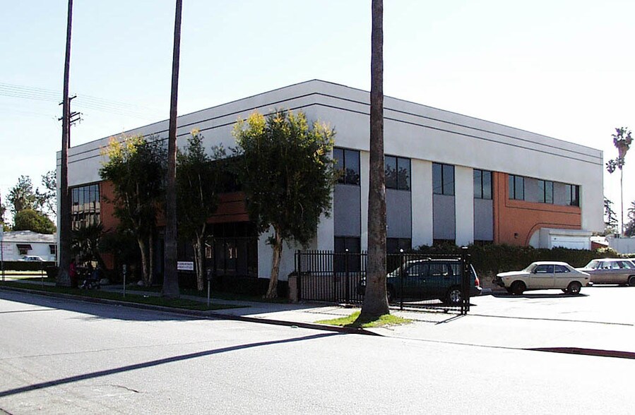 More Photos Of 14402 Haynes St, Van Nuys Office For Lease
