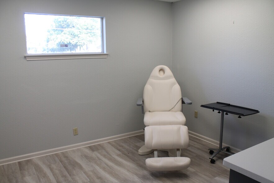 More Photos Of 2620 Mccullough Ave, San Antonio Medical For Sale