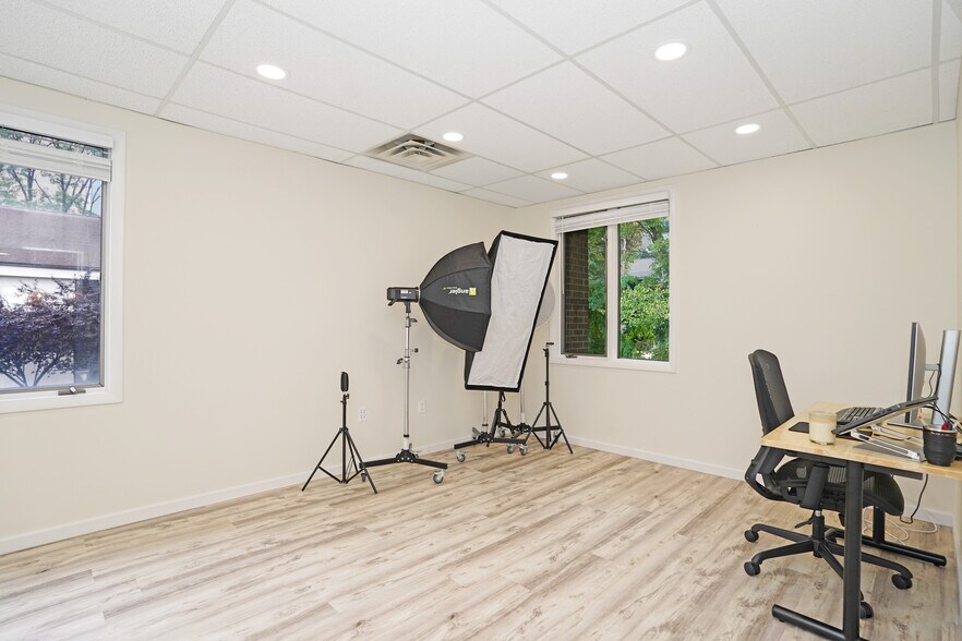More Photos Of 8302-8304 Old Courthouse Rd, Vienna Office For Sale