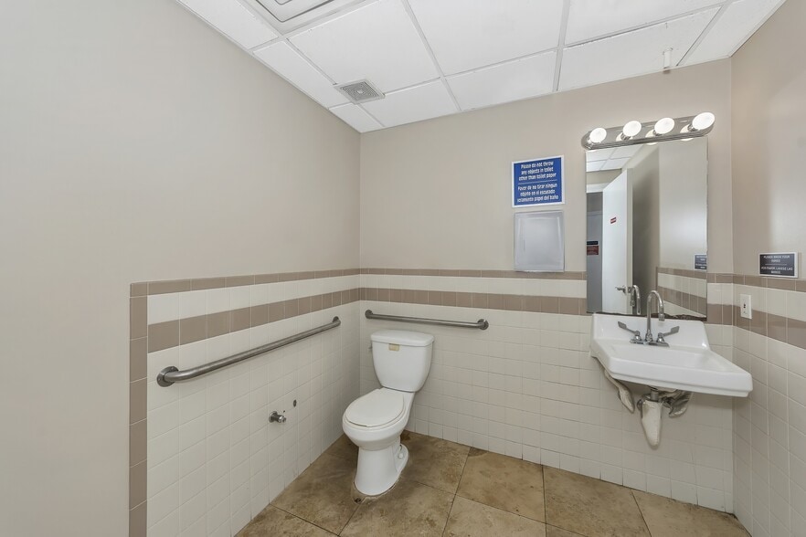 More Photos Of 2628 Matlock Rd, Arlington Medical For Sale