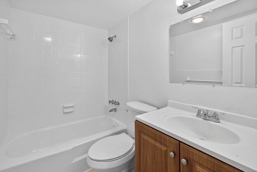 More Photos Of 3870 N Andrews Ave, Oakland Park Apartments For Sale