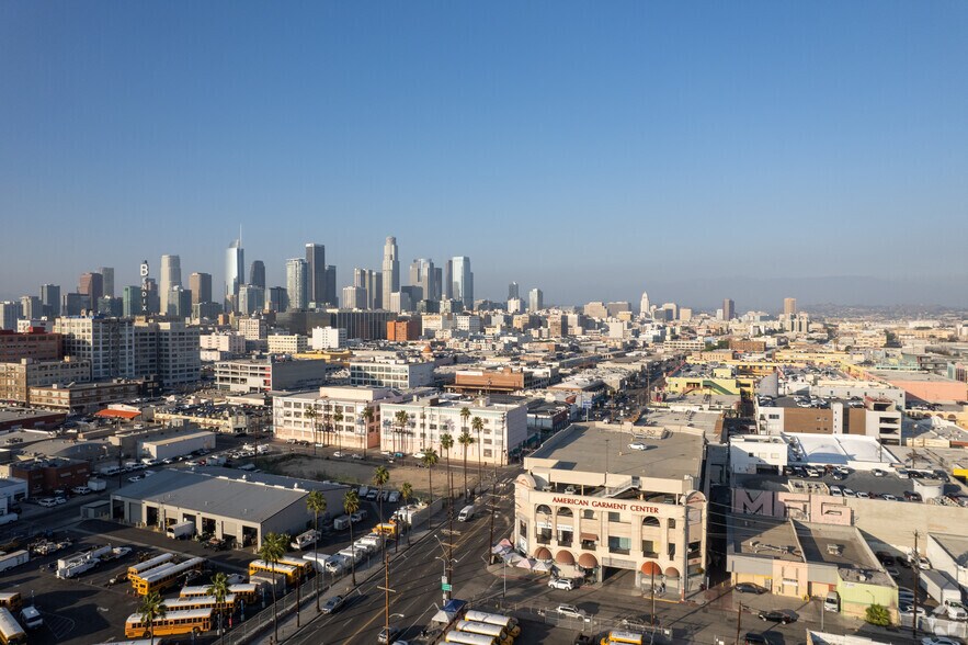 More Photos Of 1300 S San Pedro St, Los Angeles General Retail For Sale