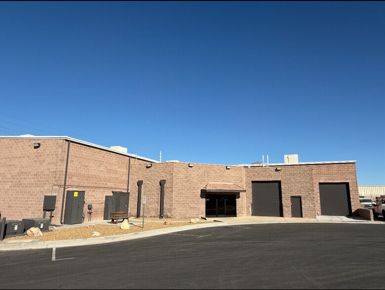 More Photos Of 4011 W Oquendo Rd, Las Vegas Warehouse For Lease