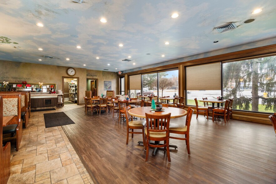 More Photos Of 4415 Liberty Ave, Vermilion General Retail For Sale