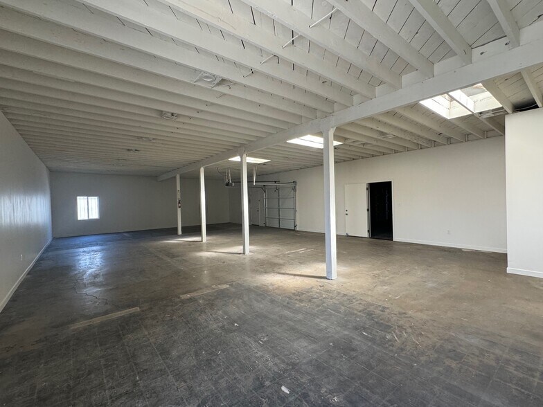 More Photos Of 1922 W Rosecrans Ave, Gardena Manufacturing For Lease