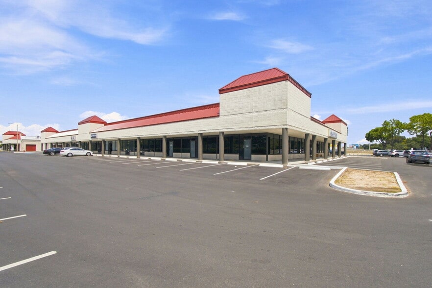 More Photos Of 14100 US Highway 19 N, Clearwater Unknown For Lease