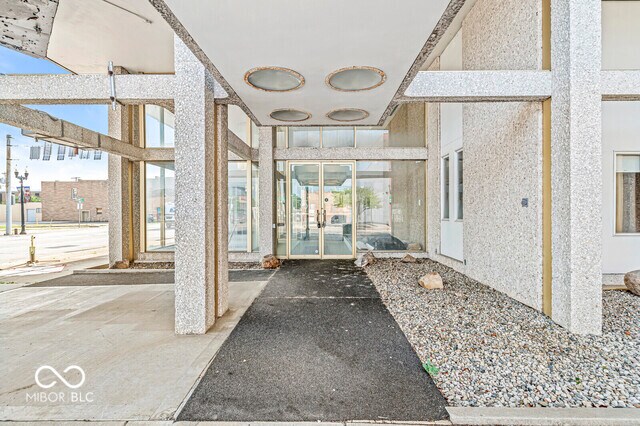 More Photos Of 101 S Anderson St, Elwood Restaurant For Sale