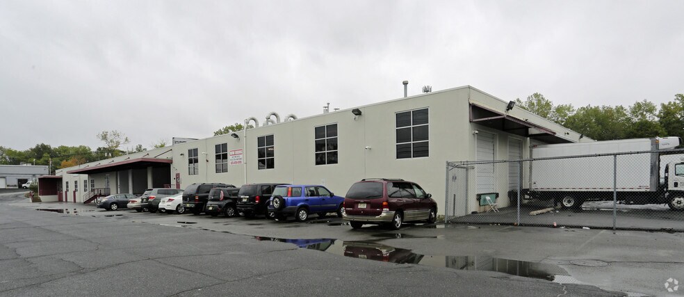 More Photos Of 1 Entin Rd, Clifton Manufacturing For Lease