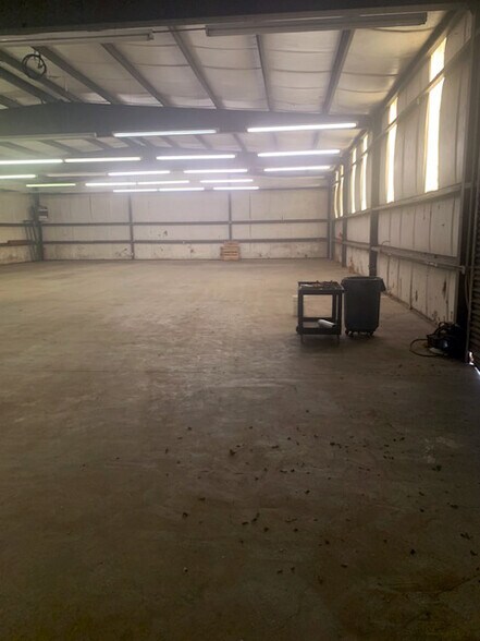 More Photos Of 116 Nolan Rd, Broussard Distribution For Lease