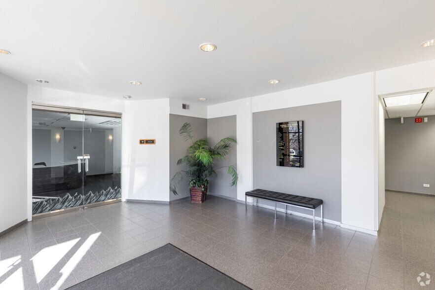 More Photos Of 7220 W Jefferson Ave, Lakewood Office For Lease