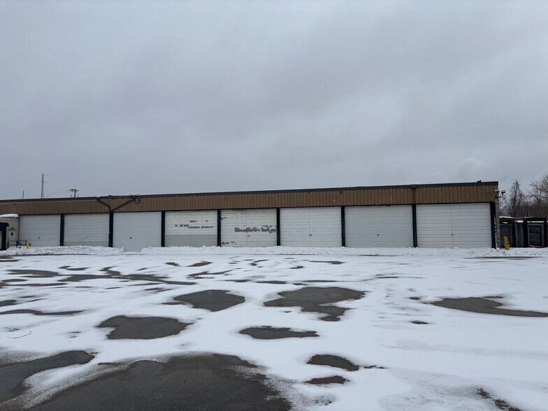 More Photos Of 48 Meetinghouse Ln, Sagamore Beach Distribution For Sale