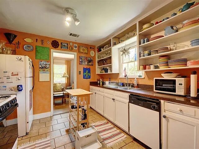 More Photos Of 1301 E Main St, Round Rock Specialty For Sale