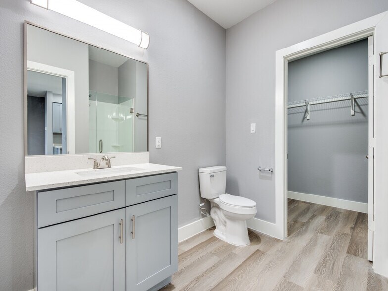 More Photos Of 1100 Us-90 Hwy W, Sealy Apartments For Sale