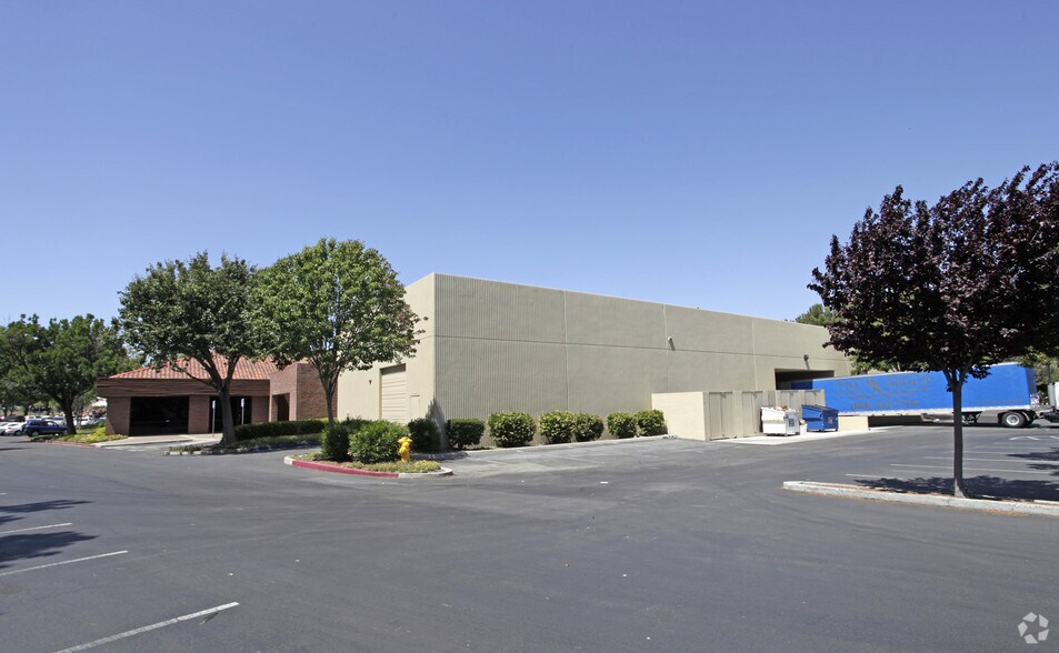 More Photos Of 3500-3550 W Warren Ave, Fremont Research And Development For Sale