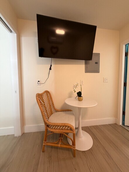 More Photos Of 2502 Tamarind Dr, Hutchinson Island Hotel For Sale