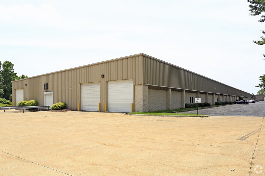 More Photos Of 4455-4505 Industrial Pky, Cleveland Warehouse For Lease