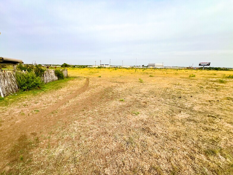 More Photos Of 4901 Eagle Pass Rd, Abilene Warehouse For Sale