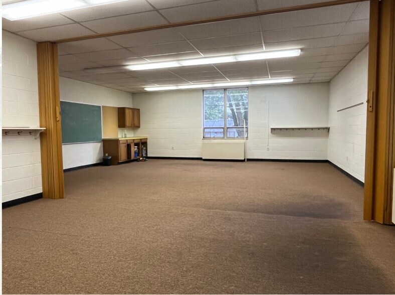 More Photos Of 312 Harrison St, Monroe Religious Facility For Lease