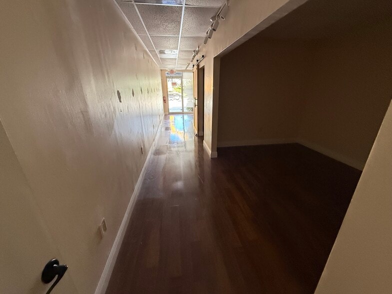 More Photos Of 1015-1019 SE 17th St, Fort Lauderdale Freestanding For Lease