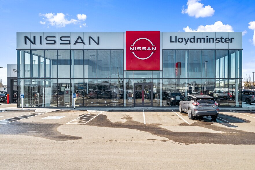 More Photos Of 2202 50 Av, Lloydminster Auto Dealership For Sale
