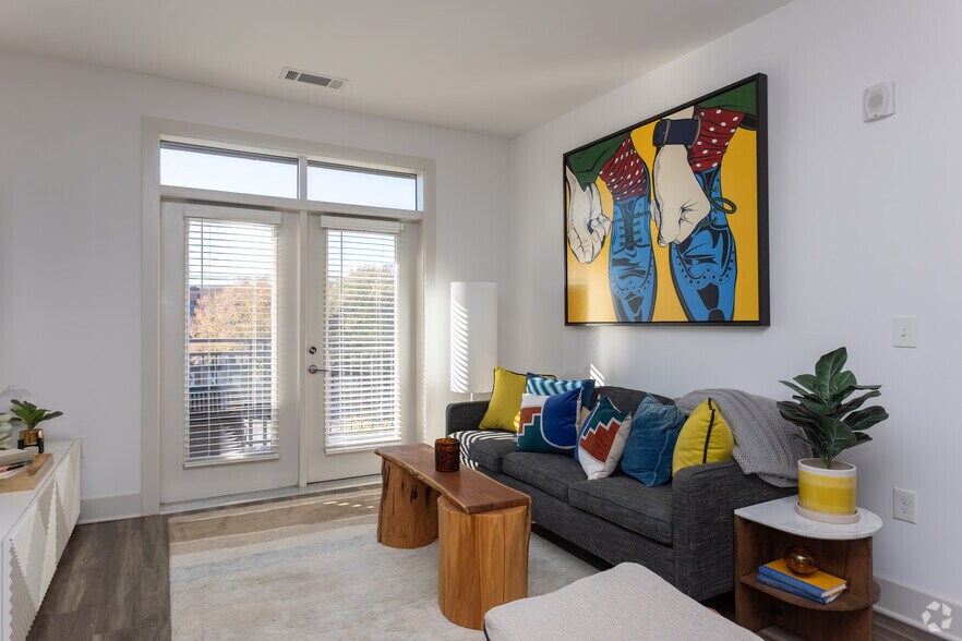 More Photos Of 145 New Bern St, Charlotte Apartments For Lease