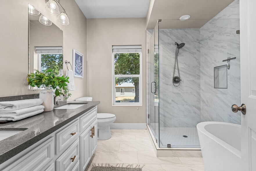 More Photos Of 5841 Del Campo Ln, Carmichael Multifamily For Sale