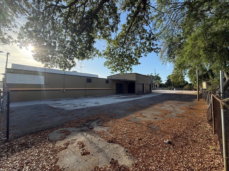 More Photos Of 3642 W Cypress St, Tampa Light Manufacturing For Sale