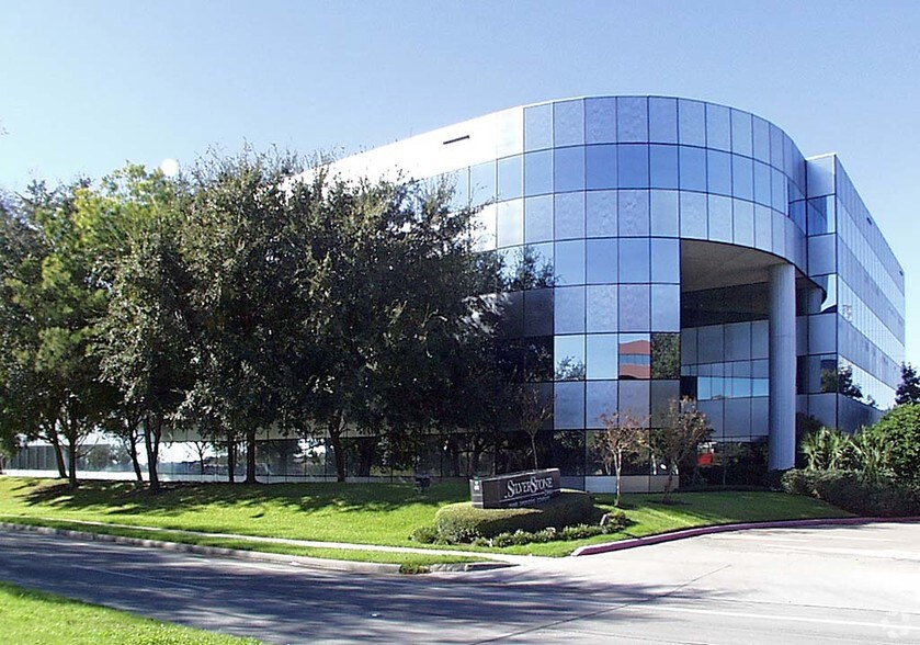 More Photos Of 2900 Wilcrest Dr, Houston Office For Lease
