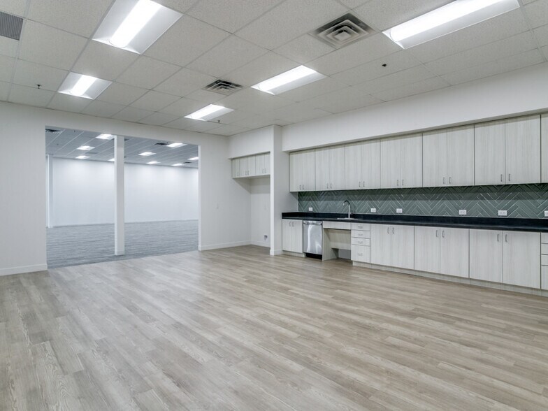 More Photos Of 1322 Crestside Dr, Coppell Office For Lease