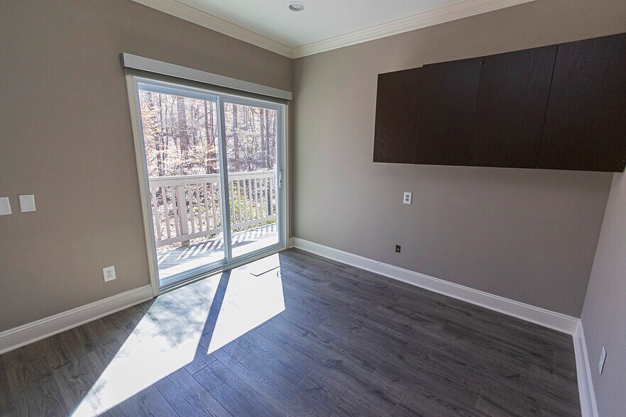 More Photos Of 5501 McNeely Dr, Raleigh Medical For Lease