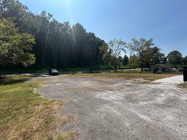 More Photos Of 453 Schmitt Rd, Rossville Warehouse For Lease