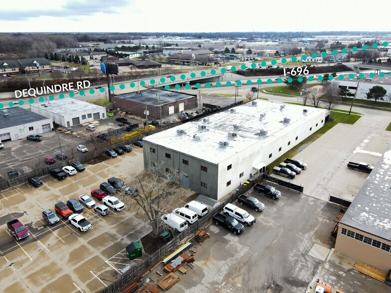 More Photos Of 1751-1761 E Lincoln St, Madison Heights Light Manufacturing For Lease