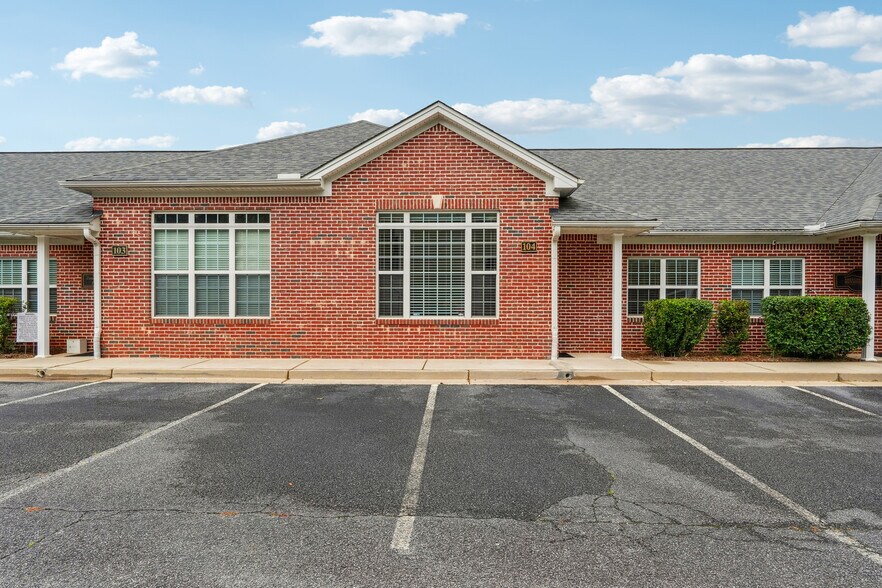 More Photos Of 418 Pirkle Ferry Rd, Cumming Medical For Lease