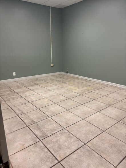 More Photos Of 740 Fannin St, Beaumont Unknown For Lease