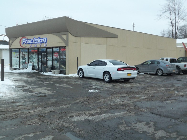 More Photos Of 7221 Niagara Falls Blvd, Niagara Falls Auto Repair For Sale
