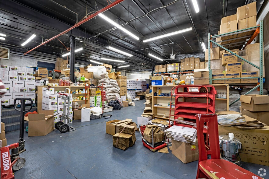 More Photos Of 830 Barry St, Bronx Warehouse For Sale