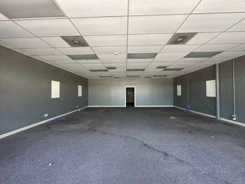 More Photos Of 1601 N Alexander Dr, Baytown Storefront For Lease