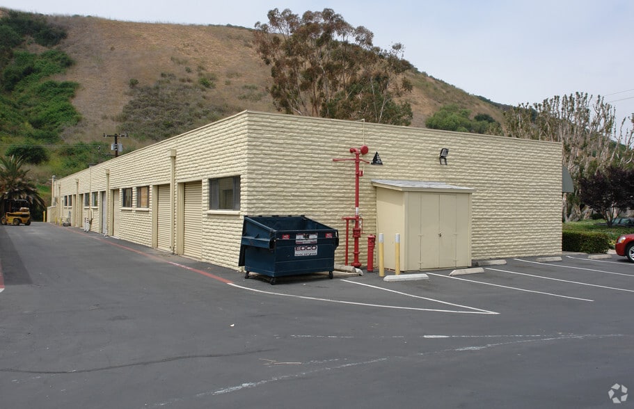 More Photos Of 10461-10475 Roselle St, San Diego Warehouse For Lease