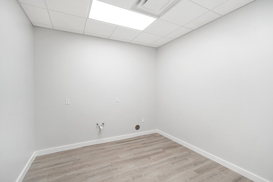 More Photos Of 550 Heights Blvd, Houston Freestanding For Lease