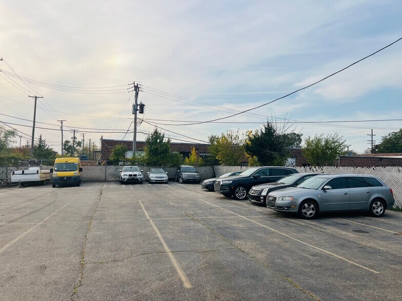 More Photos Of 1212 Mitchell Blvd, Schaumburg Industrial For Sale