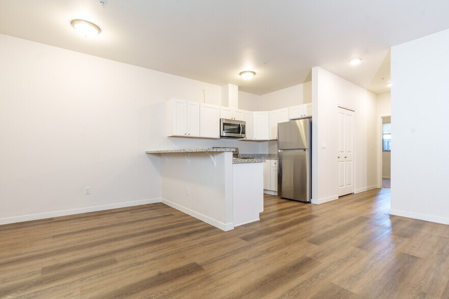 More Photos Of 6930-6940 SE Long St, Portland Apartments For Sale