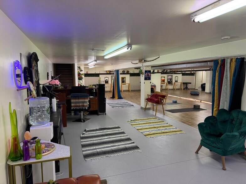 More Photos Of 73 Canal St, Millbury Showroom For Lease