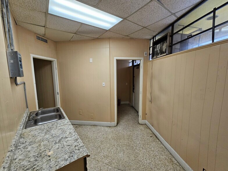 More Photos Of 8300 Homestead Rd, Houston Medical For Sale