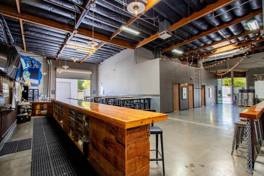 More Photos Of 41537 Cherry St, Murrieta Warehouse For Lease