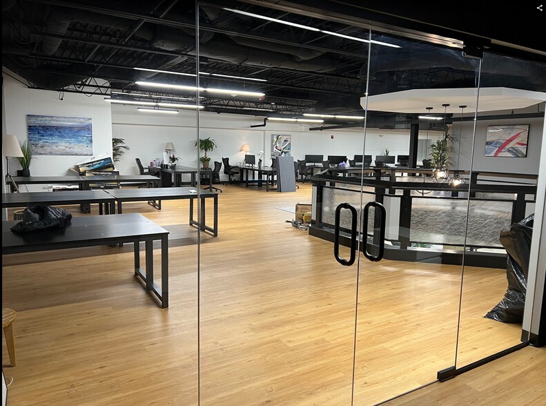 More Photos Of 40 Reservoir Park Dr, Rockland Warehouse For Lease