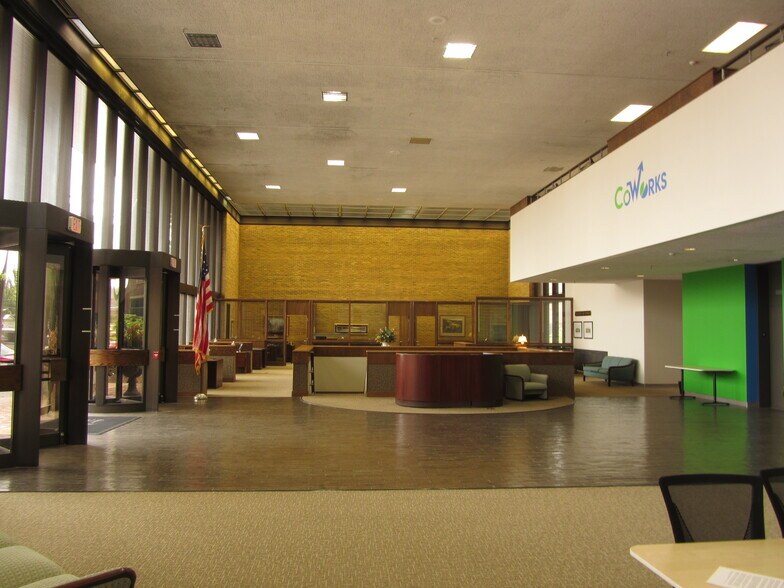 More Photos Of 1000 Fifth Ave, Huntington Medical For Lease