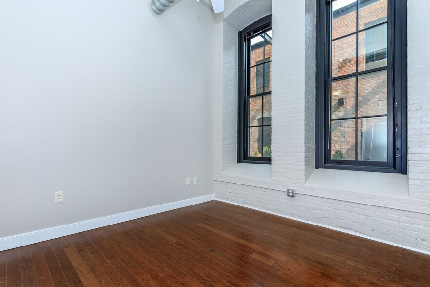 More Photos Of 811-827 Court St, Utica Apartments For Lease